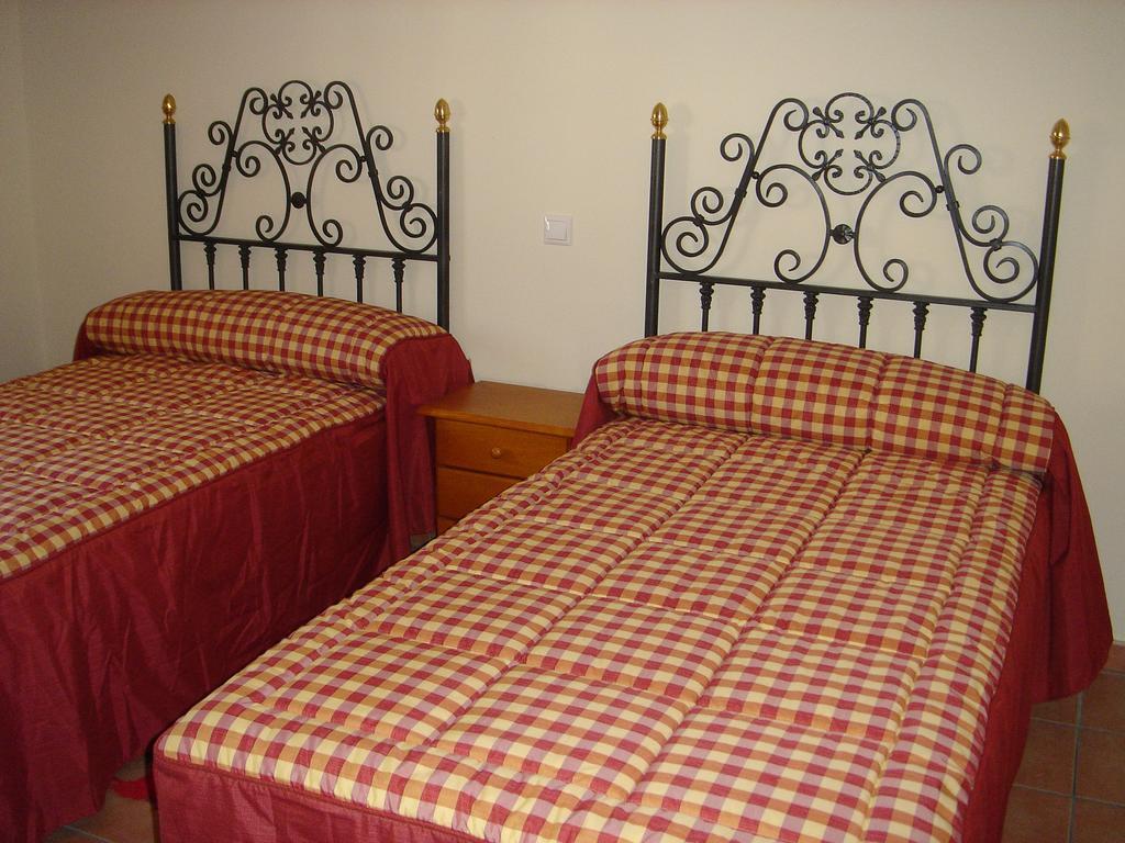 Apartamentos Serrano Ribatajada Luaran gambar
