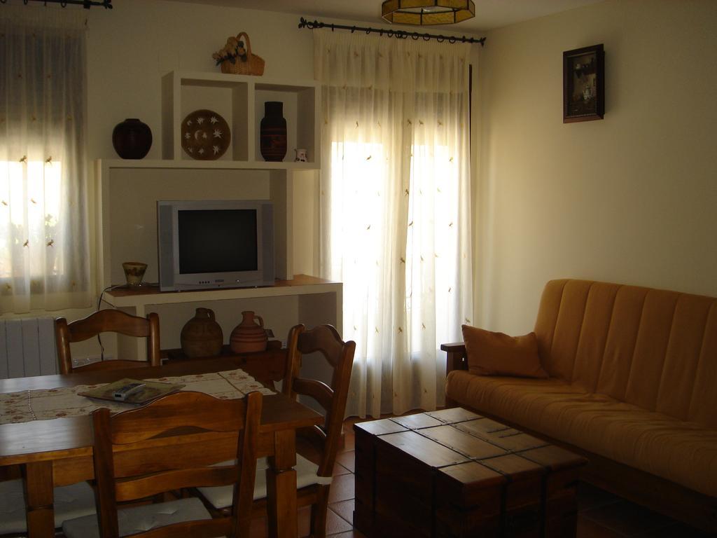 Apartamentos Serrano Ribatajada Luaran gambar
