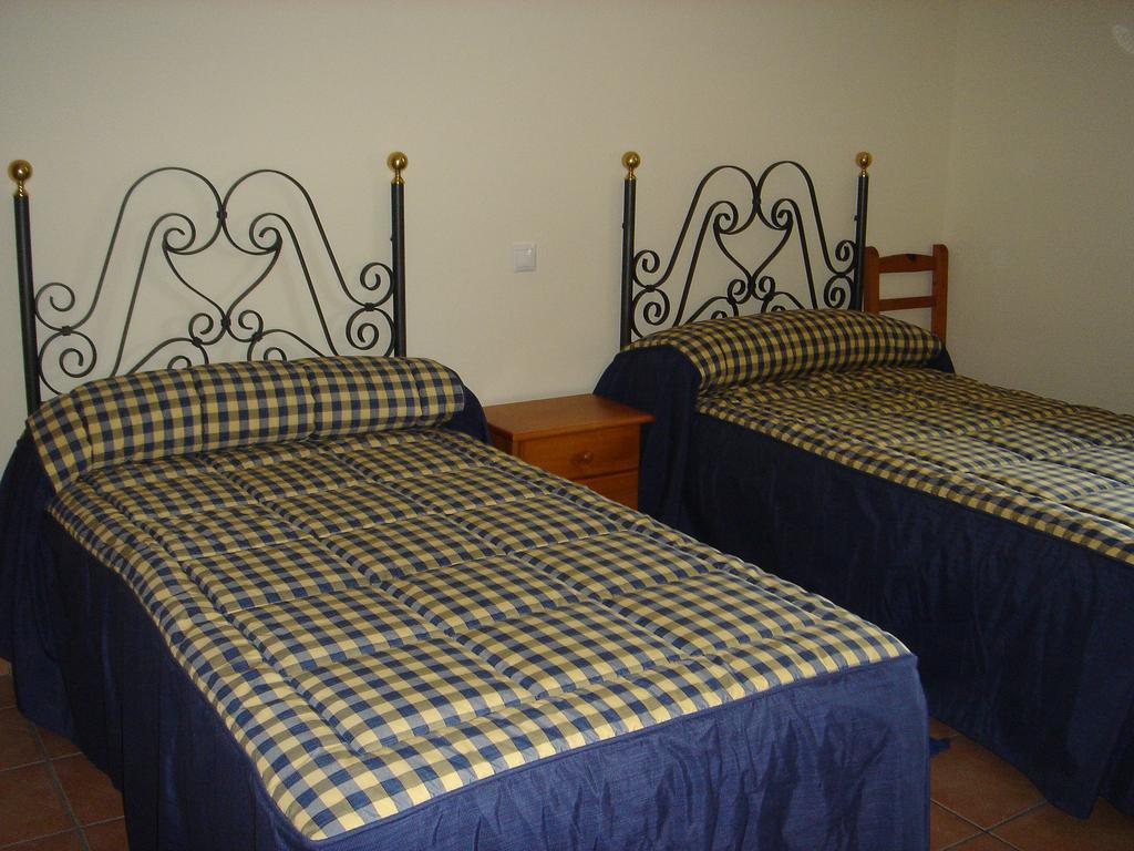 Apartamentos Serrano Ribatajada Luaran gambar