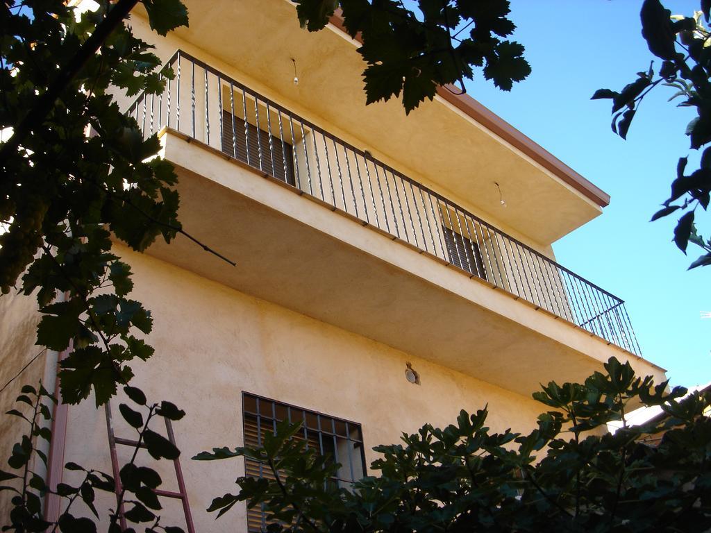 Apartamentos Serrano Ribatajada Luaran gambar
